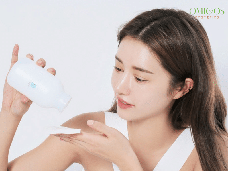 Công dụng của toner - Dưỡng ẩm và cân bằng độ pH