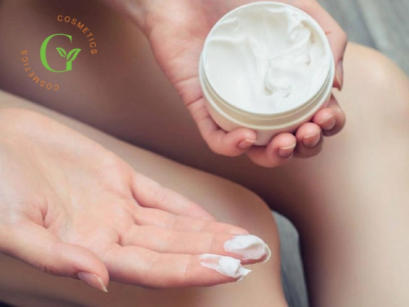 Gia công kem dưỡng trắng da tại Omigos
