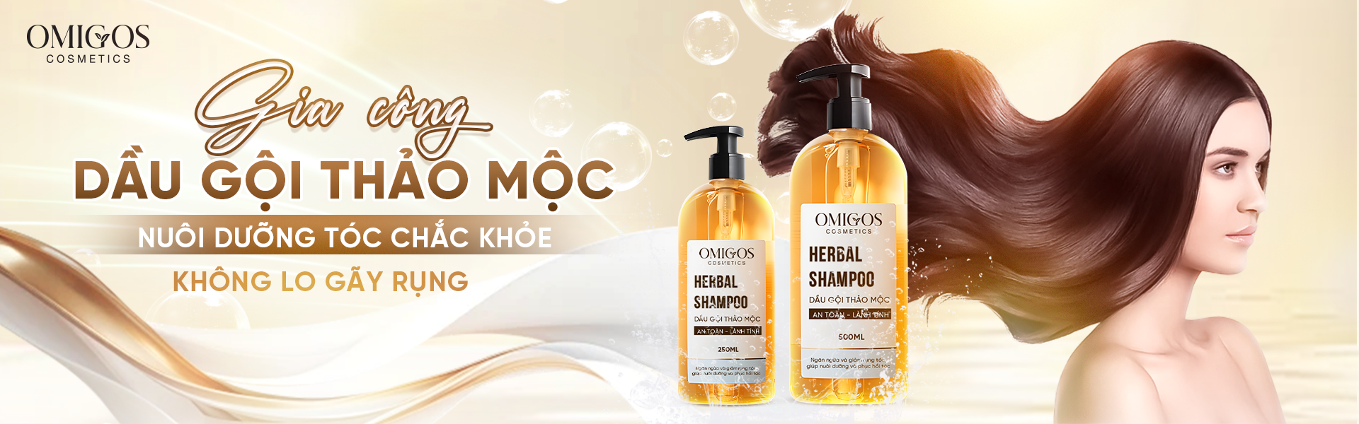 Chiết xuất từ các loại thảo dược thiên nhiên giúp làm sạch dịu nhẹ, giảm gàu và nuôi dưỡng tóc chắc khỏe từ gốc. Hương thảo mộc dễ chịu mang lại cảm giác thư giãn mỗi lần gội.